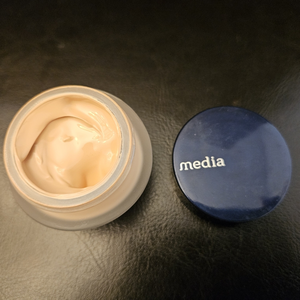 Media cream foundation from japan color PO-B1 moisturizing
